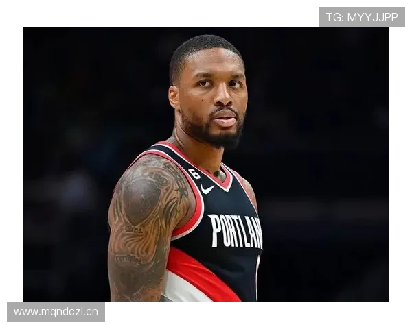 利拉德今天又带着一堆超跑上场了，球场变成他的私人车展了吗？