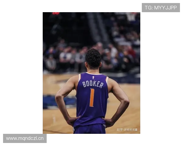 德文·布克点了整桌比我月薪都贵的菜，旁人都懵了