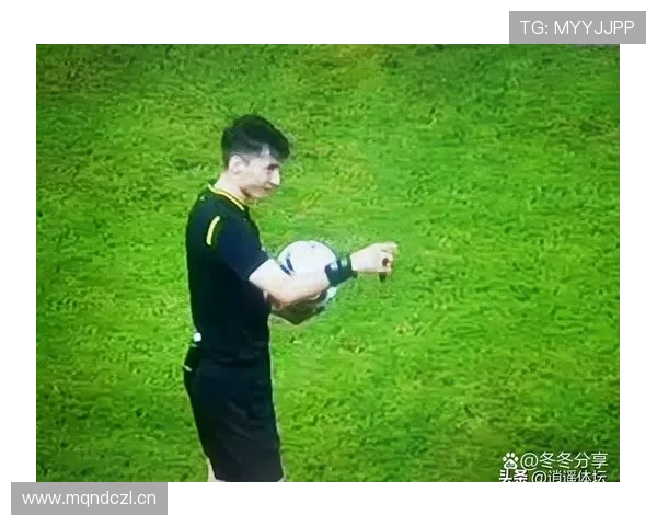 禁区拉拽到底算犯规吗？裁判判罚标准全解析