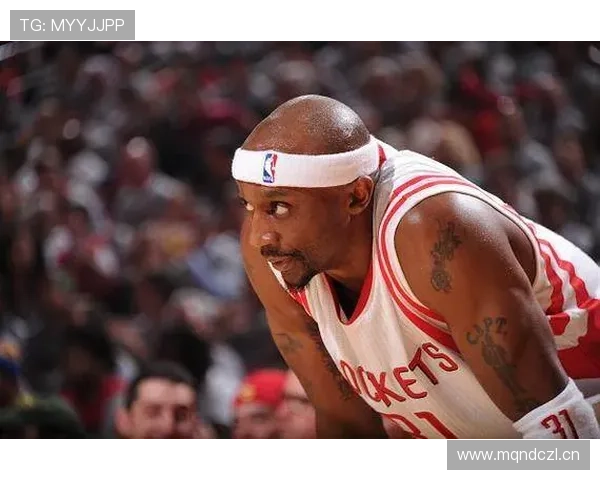 贾森·特里无球跑位拉开空间 提升球队三分命中率明显